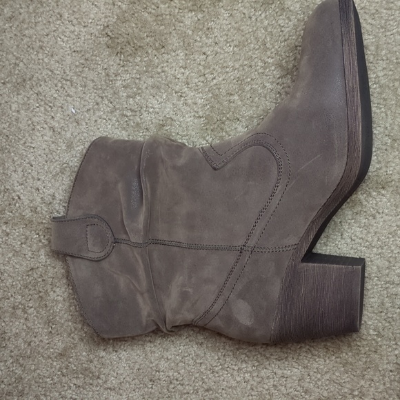 Boots - Picture 5 of 5